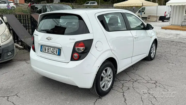 Chevrolet Aveo 2012 photo 3