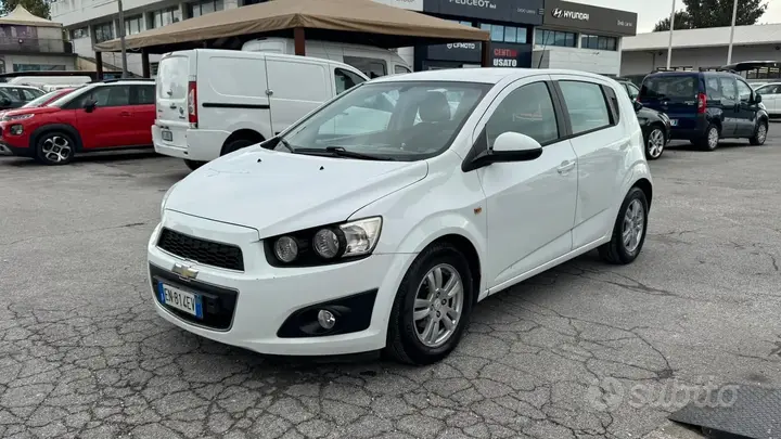 Chevrolet Aveo 2012 photo 2
