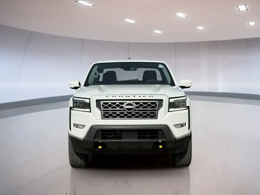 Nissan Frontier 2024 photo 2