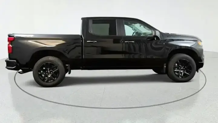 Chevrolet Silverado 1500 2026 photo 2