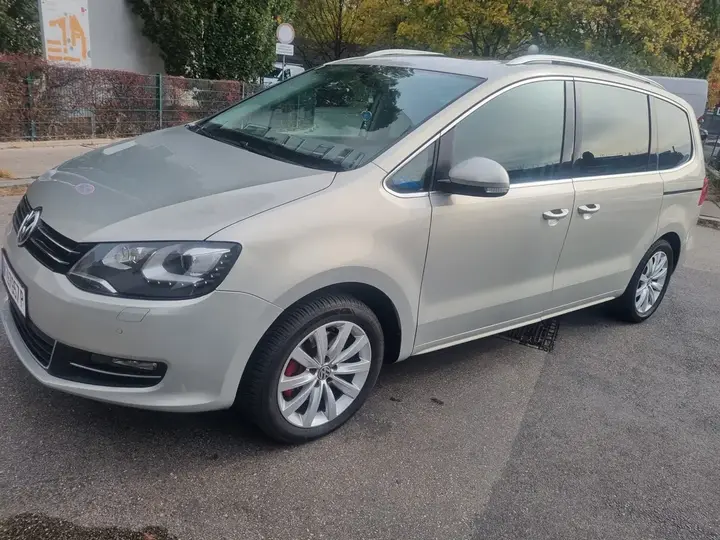 Volkswagen Sharan 2011 photo 2