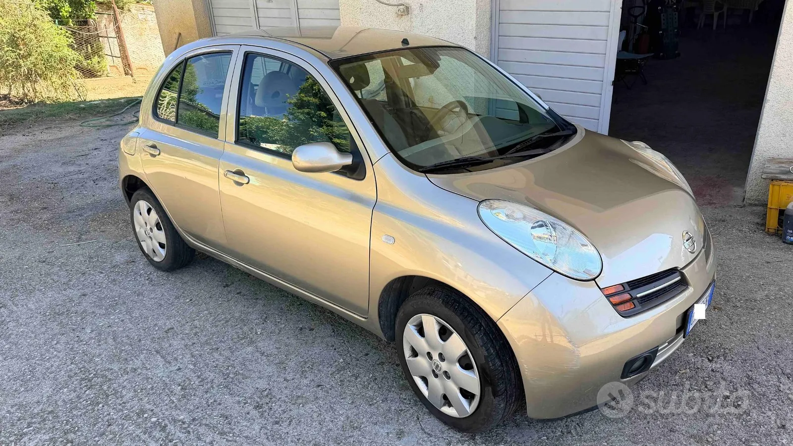 Nissan Micra 2004 photo 2