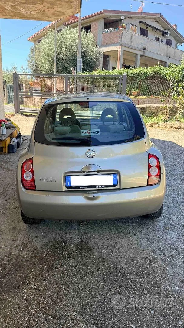Nissan Micra 2004 photo 4
