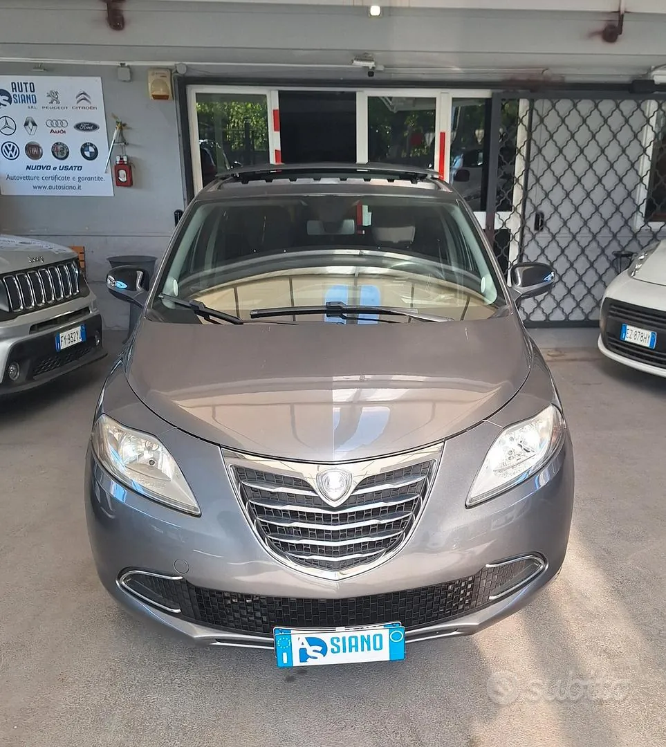 Lancia Ypsilon