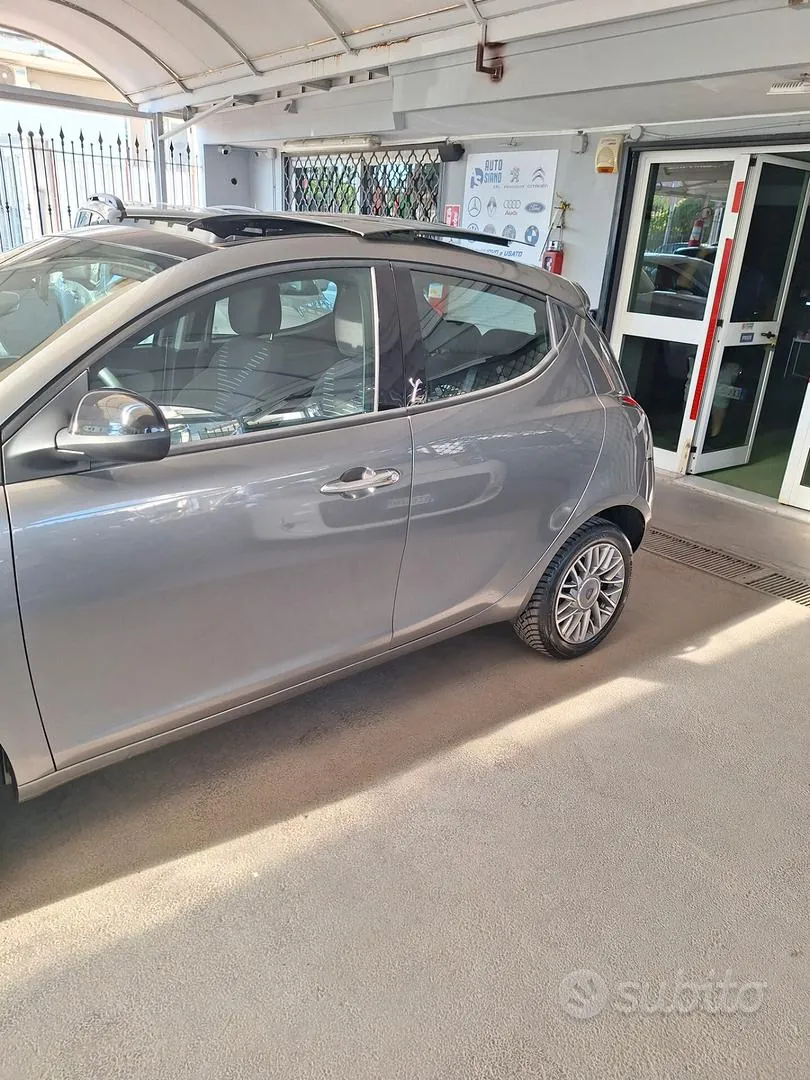 Lancia Ypsilon 2011 photo 4