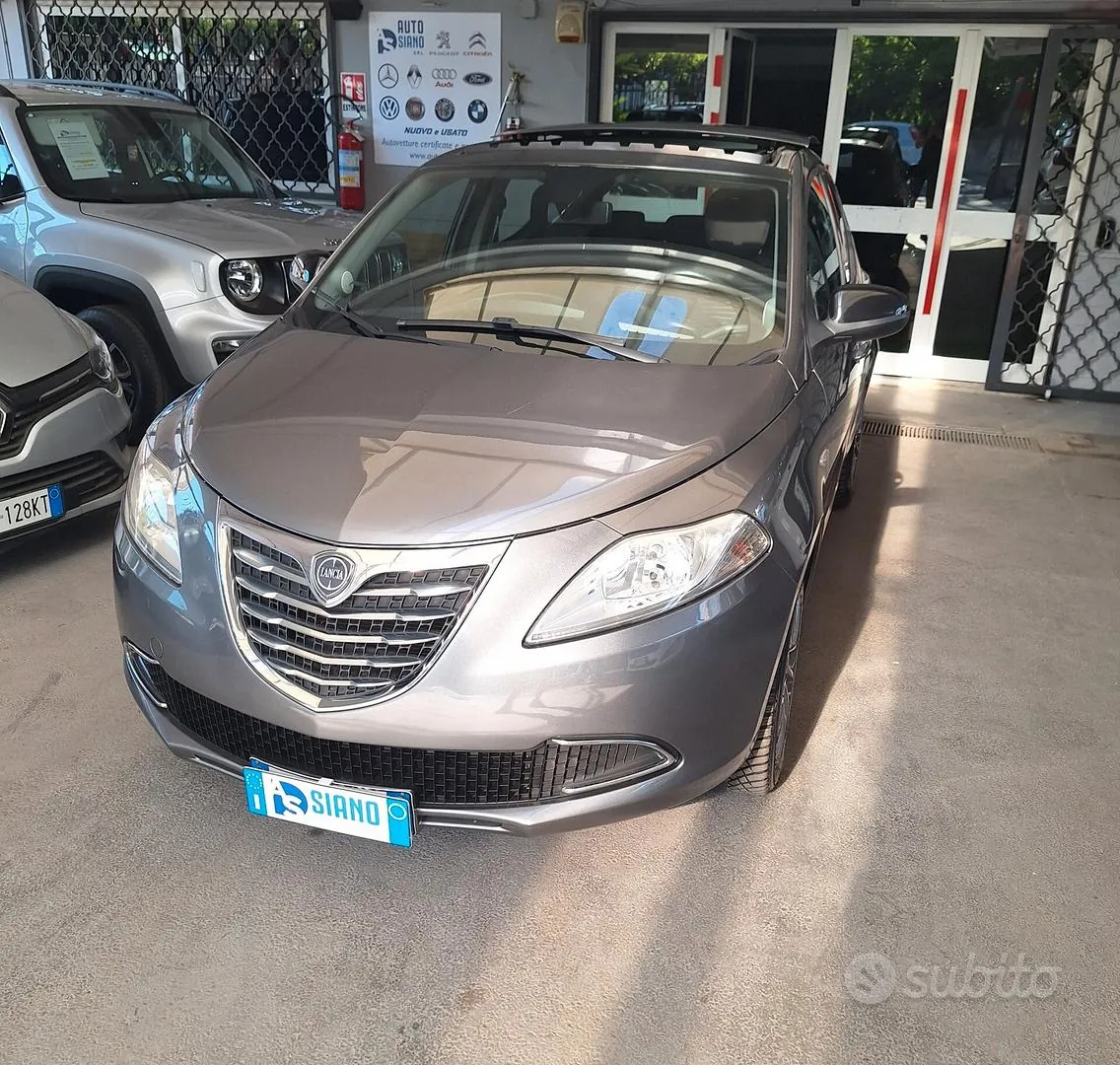 Lancia Ypsilon 2011 photo 2