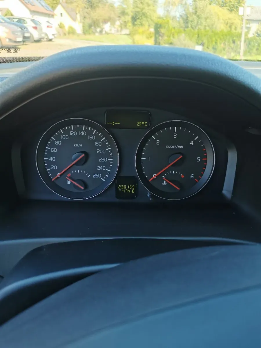 Volvo S40 2010 photo 2