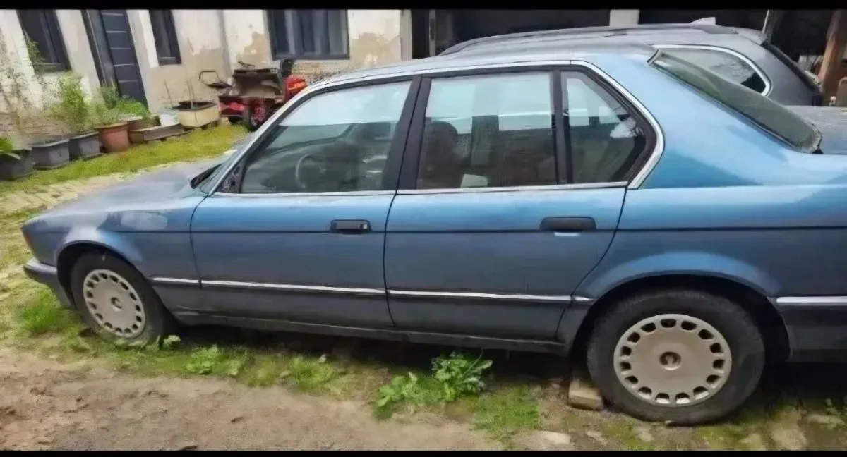 BMW 7 Series 1992 photo 3