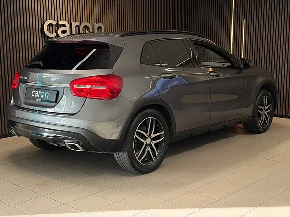 Mercedes-Benz Gla180 2016 photo 2