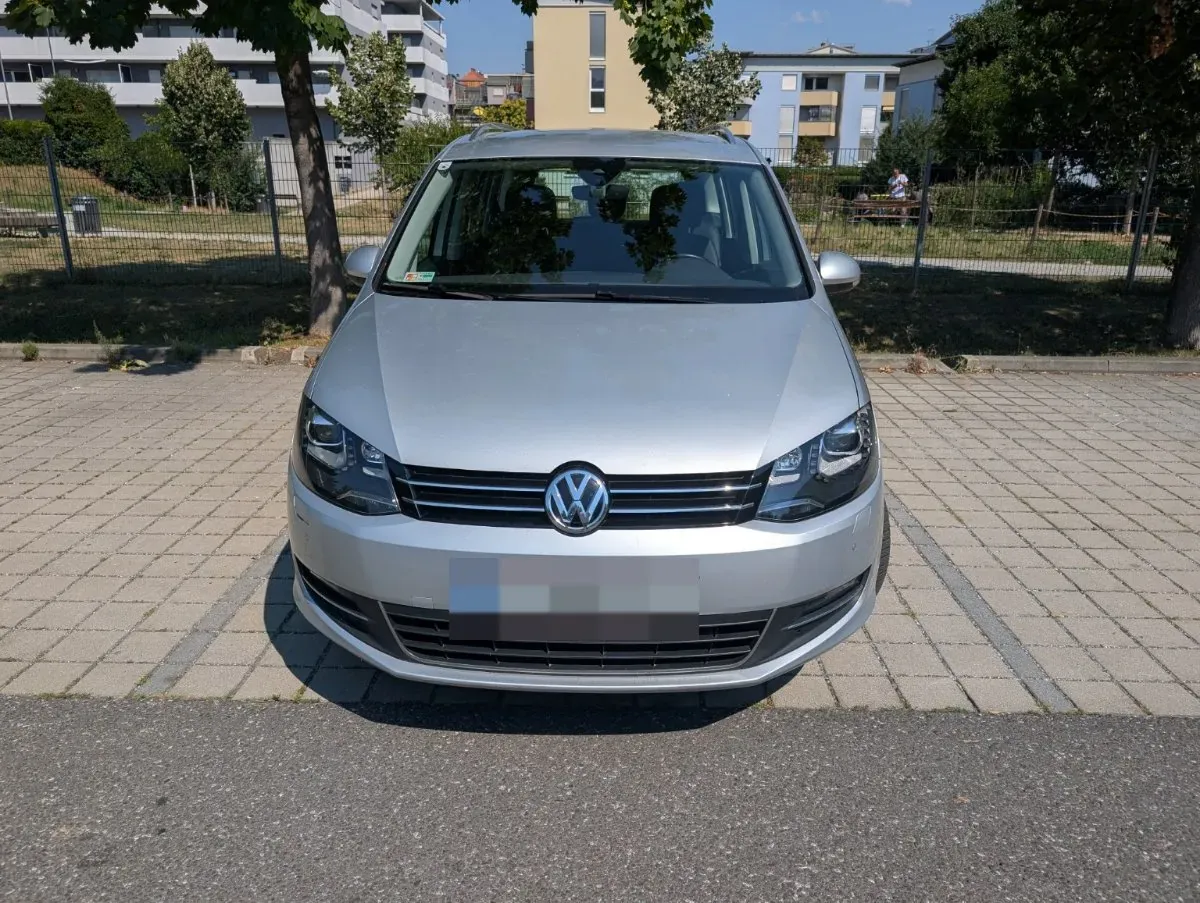 Volkswagen Sharan 2016 photo 2