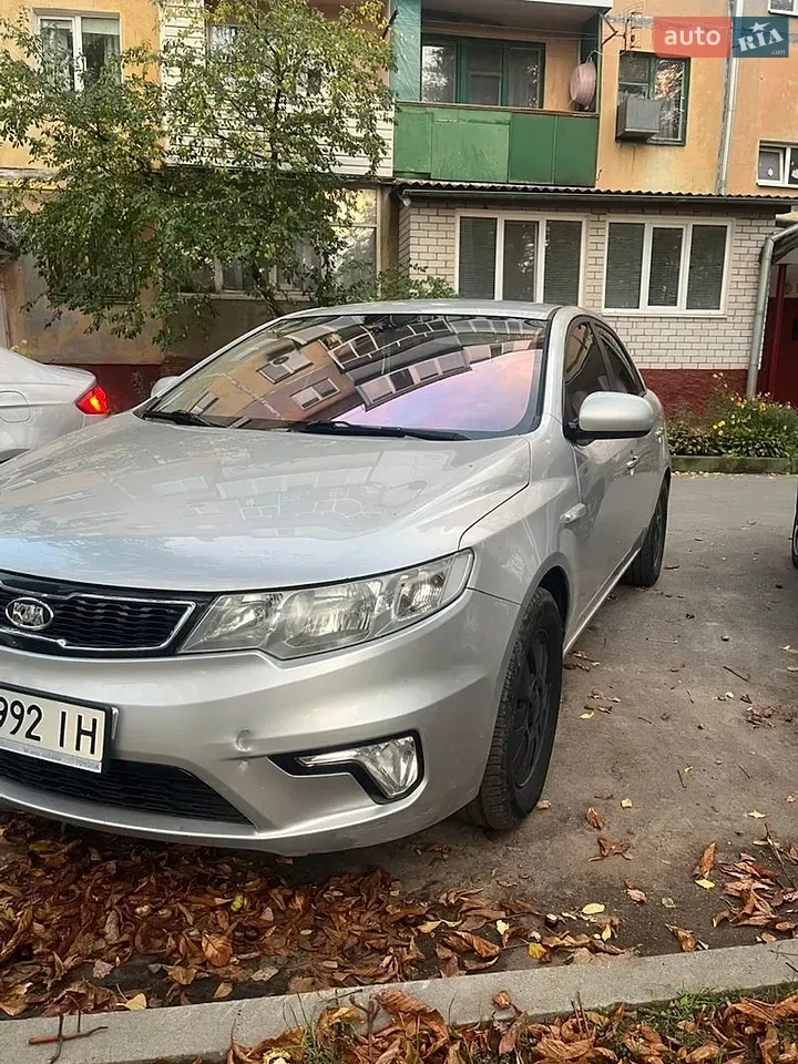 Kia Forte 2012 photo 2