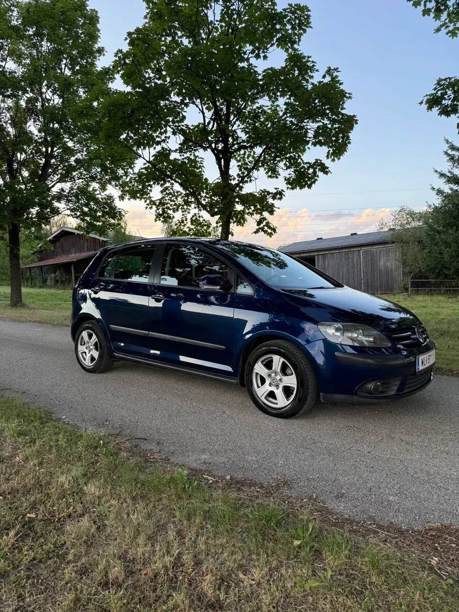 Volkswagen Golf 2005 photo 2