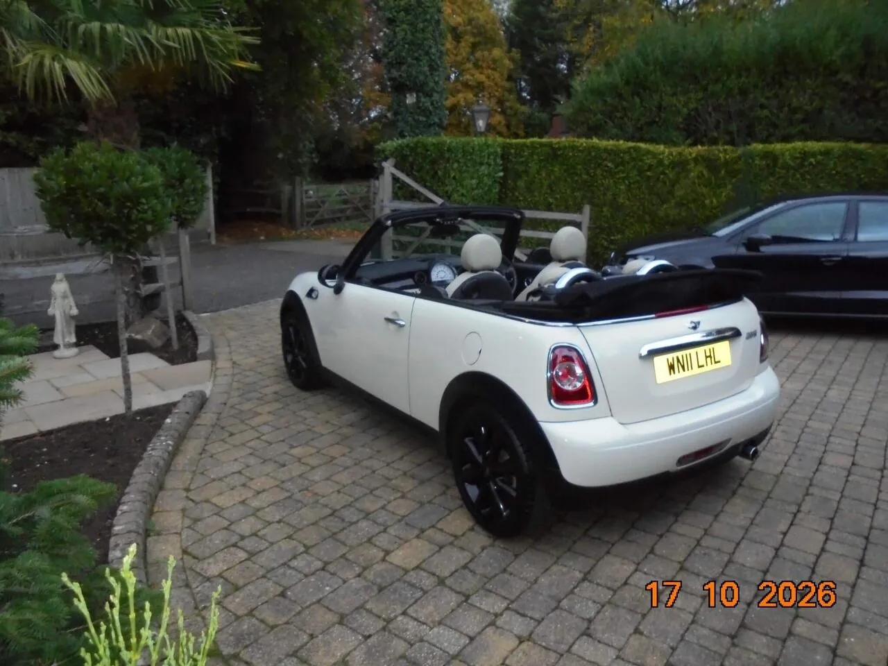 Mini Convertible 2011 photo 3
