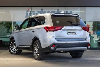Mitsubishi Outlander 2017 photo 3