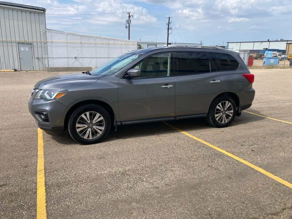 Nissan Pathfinder 2019 photo 2