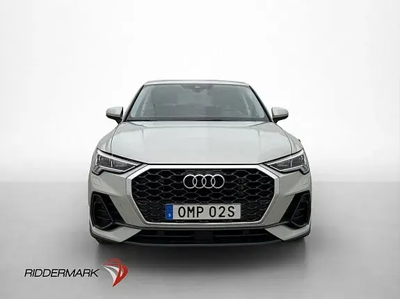 Audi Q3 2022 photo 2