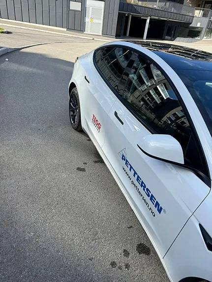 Tesla Model 3 2024 photo 5