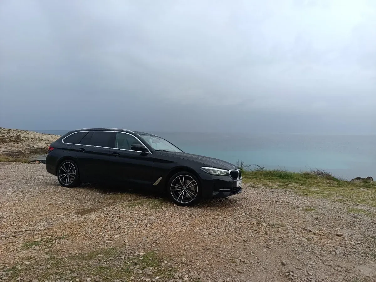 BMW 5 Series 2022 photo 2
