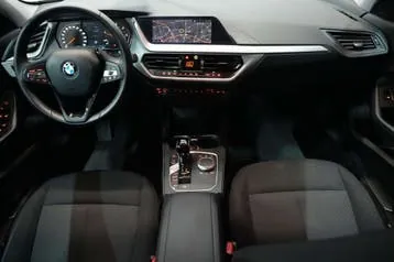 BMW 1 Series 2022 photo 3