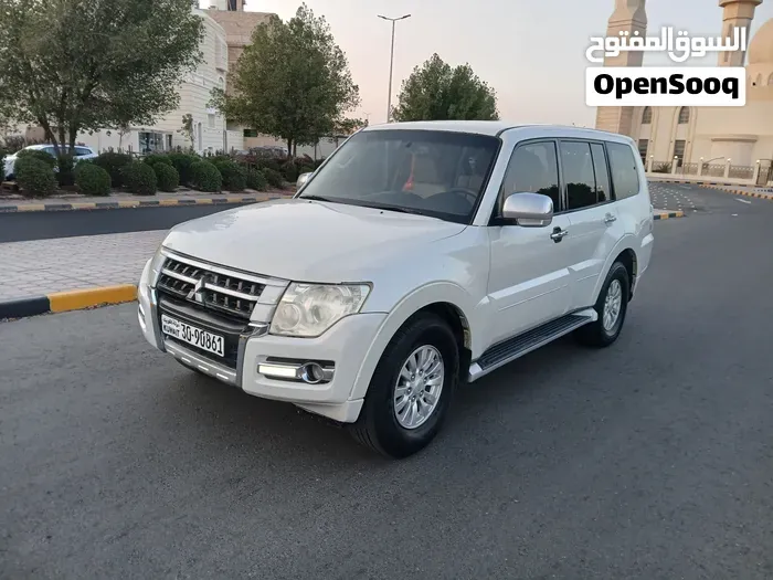 Mitsubishi Pajero 2015 photo 3