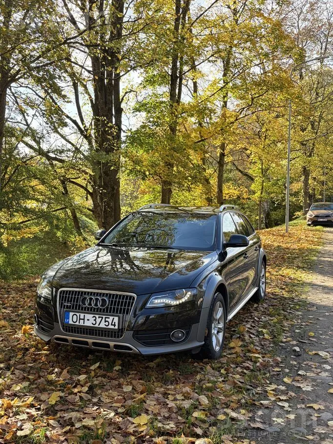 Audi A4 2010 photo 2