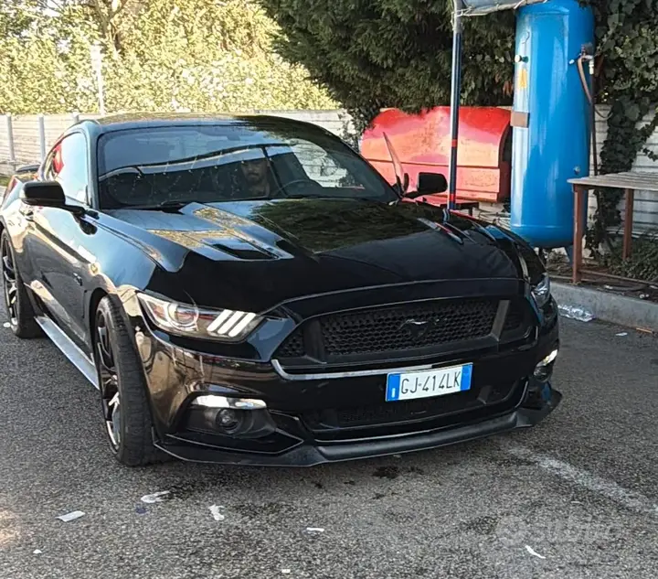 Ford Mustang 2022 photo 2