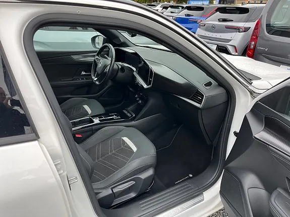 Opel Mokka-E 2024 photo 2