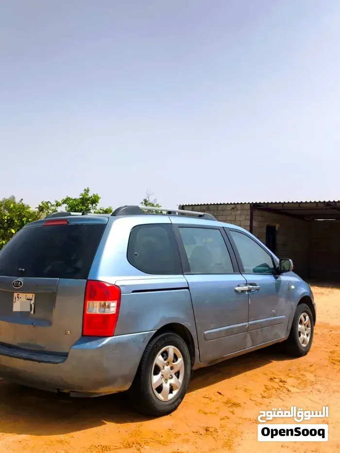 Kia Carnival 2008 photo 4