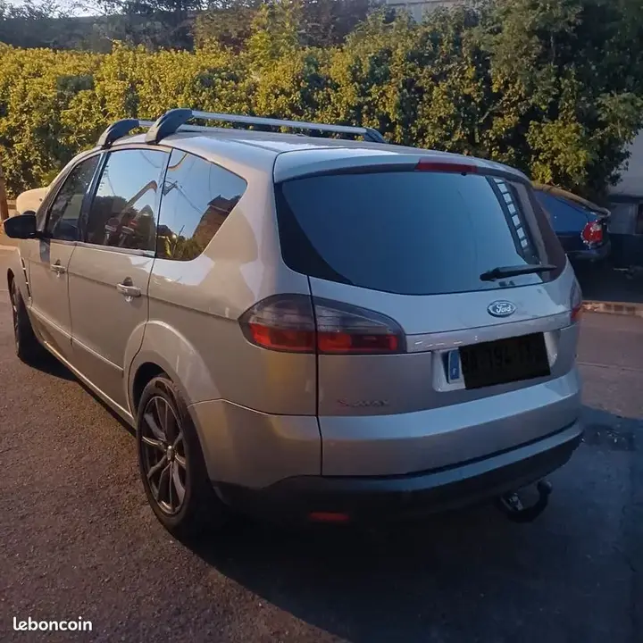 Ford Grand C-Max 2010 photo 3