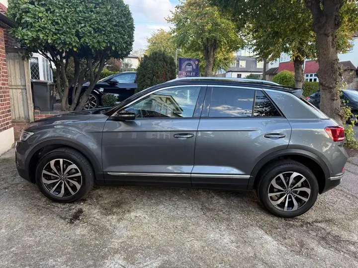 Volkswagen T-Roc 2023 photo 3
