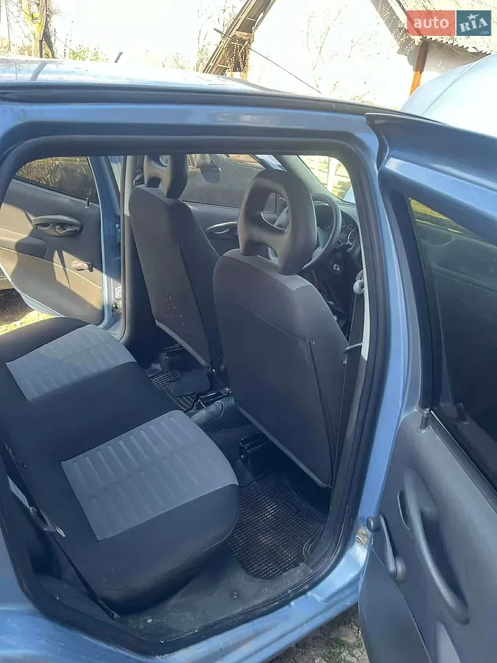Fiat Punto 2010 photo 4