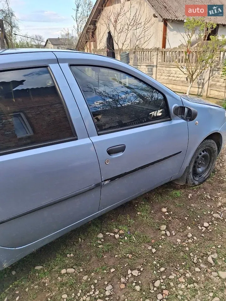 Fiat Punto 2010 photo 2