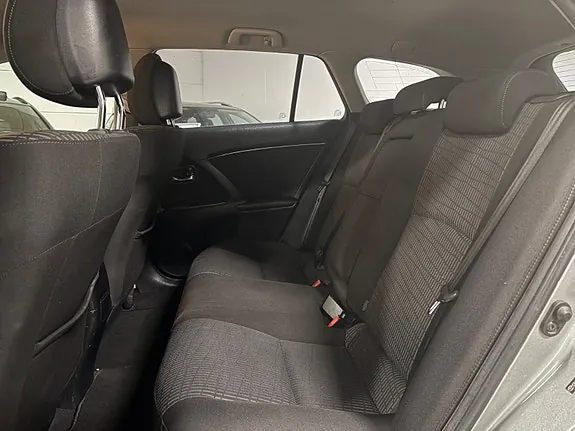 Toyota Avensis 2010 photo 5