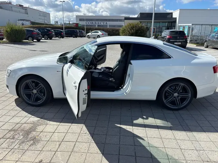Audi A5 Coupé 2010 photo 2