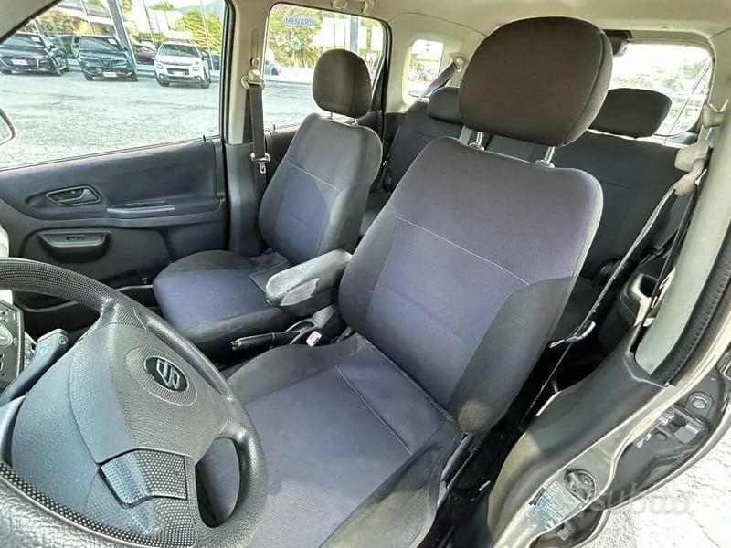 Suzuki Ignis 2004 photo 5