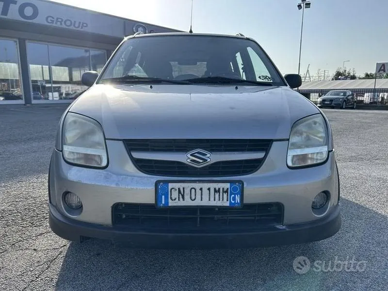 Suzuki Ignis 2004 photo 2
