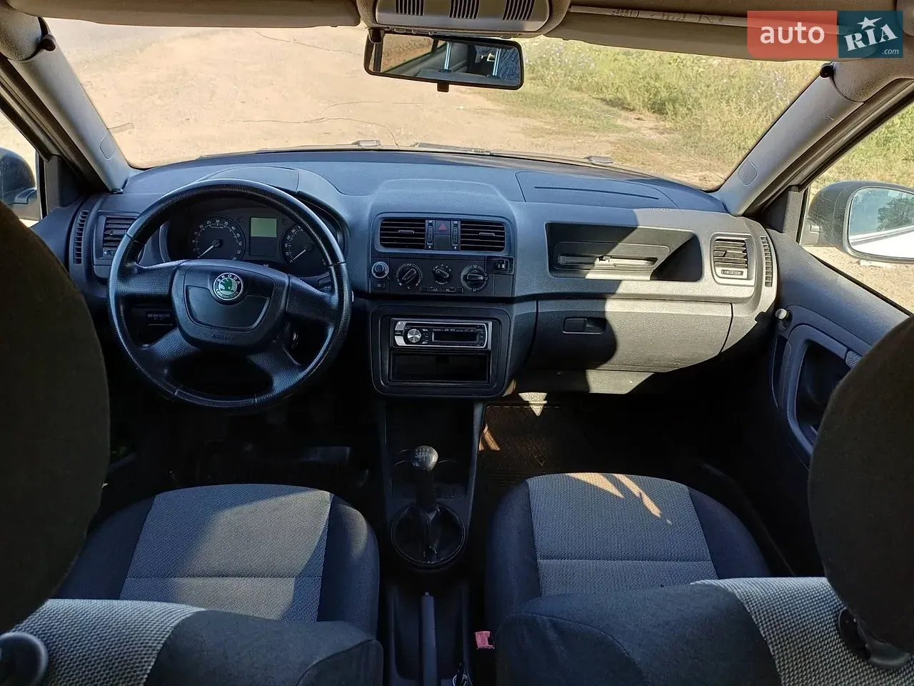 Skoda Fabia 2010 photo 3