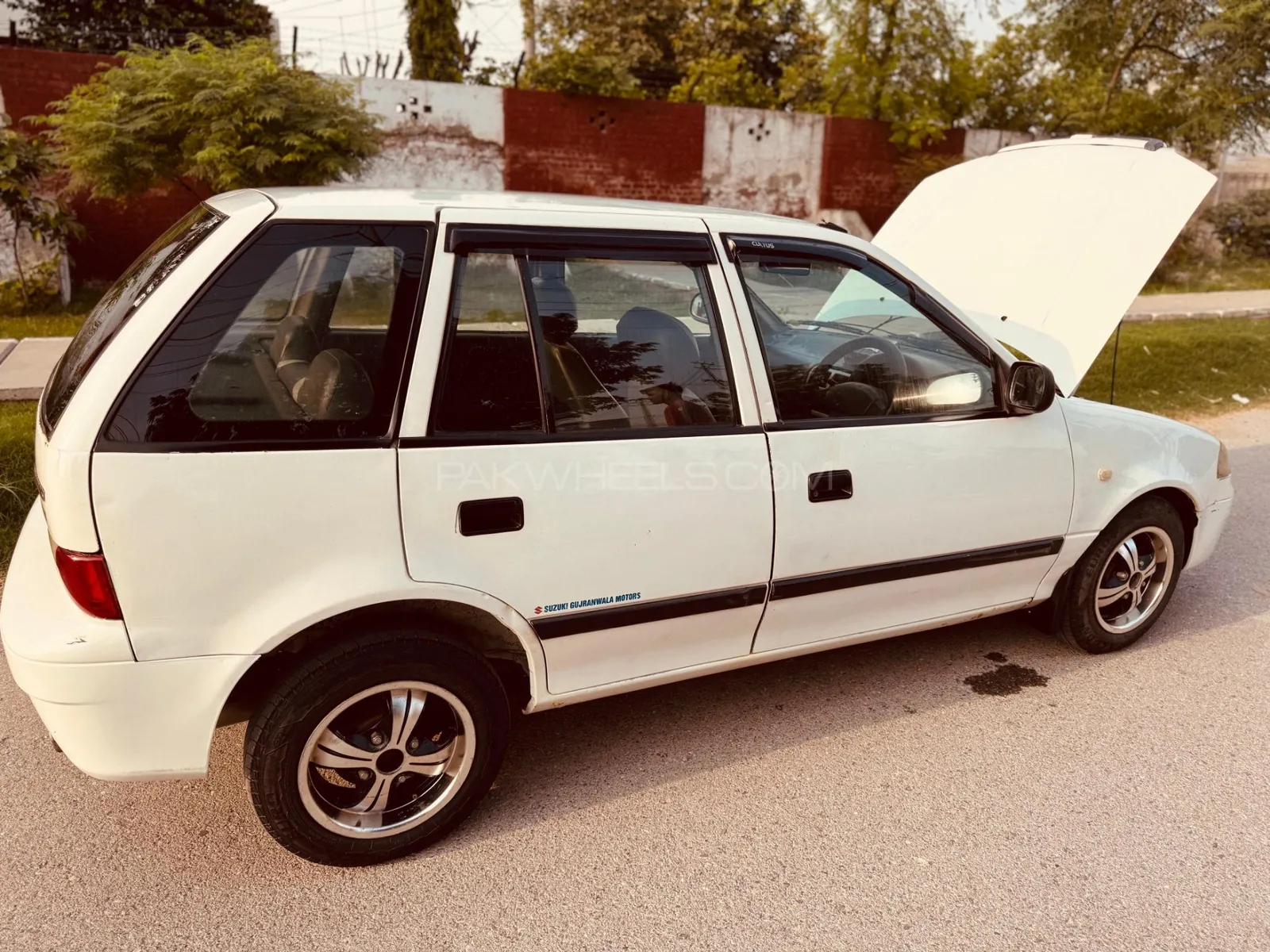 Suzuki Cultus
