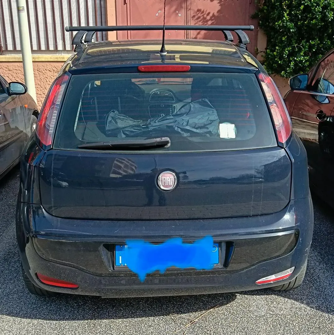 Fiat Grande Punto 2011 photo 3
