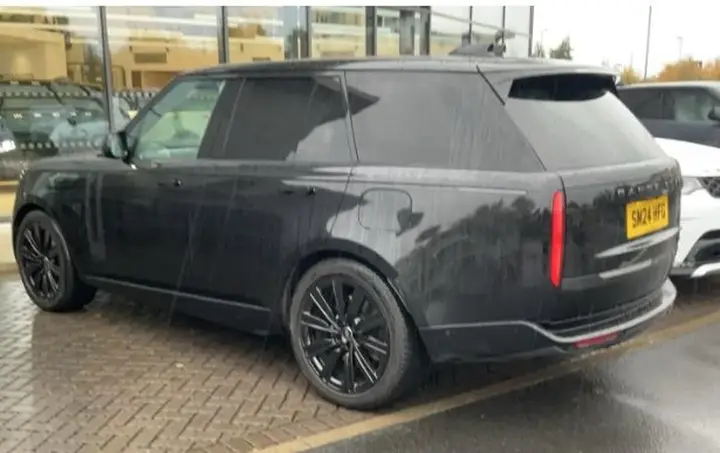 Land Rover Range Rover 2024 photo 3