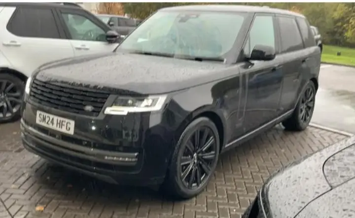 Land Rover Range Rover 2024 photo 2