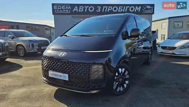 Hyundai Staria 2025 photo 3