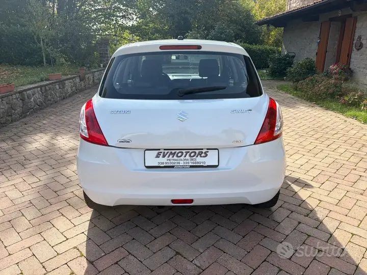 Suzuki Swift 2015 photo 5
