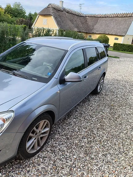 Opel Astra 2010 photo 5