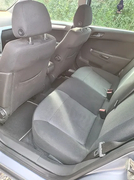 Opel Astra 2010 photo 3