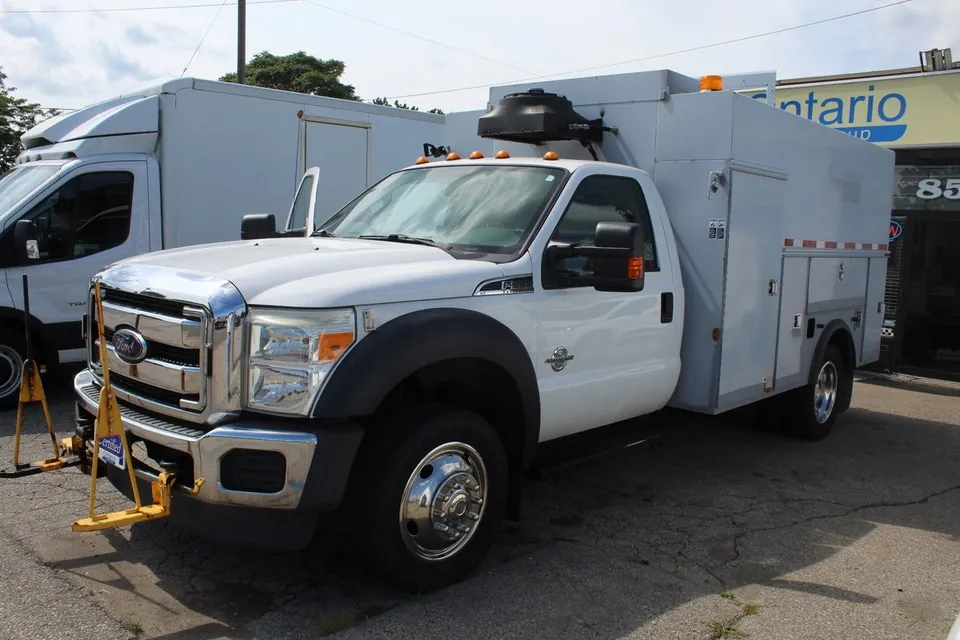 Ford F-550 2015 photo 4