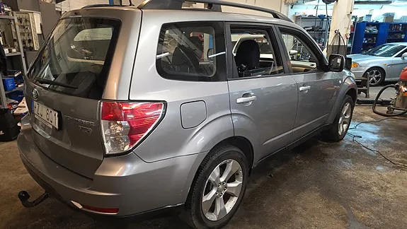 Subaru Forester 2010 photo 4
