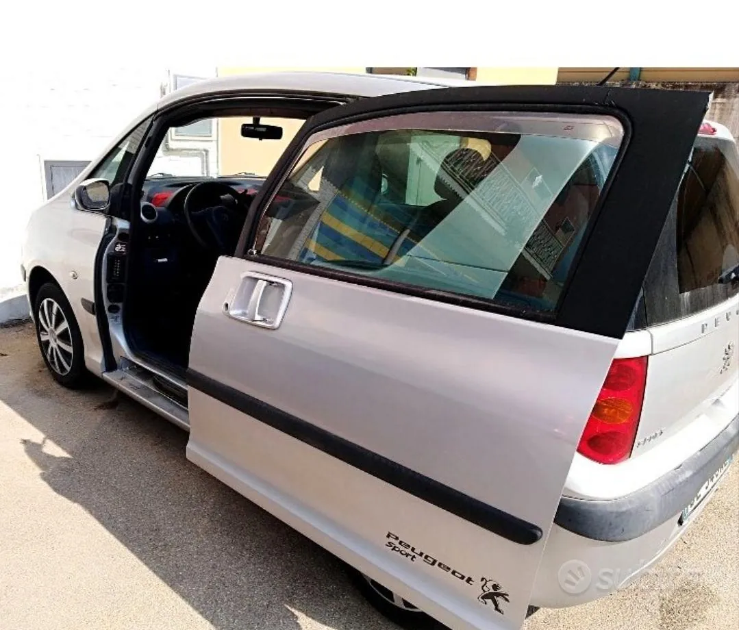 Peugeot 1007 2007 photo 3