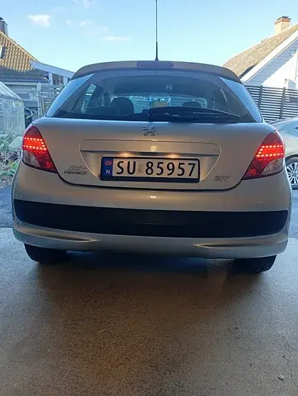Peugeot 207 2010 photo 5