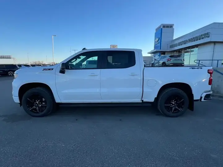 Chevrolet Silverado 1500 2026 photo 2